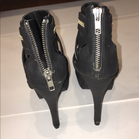 Bakers Shoes Black Platform Pumps With Zipper Accent Poshmark